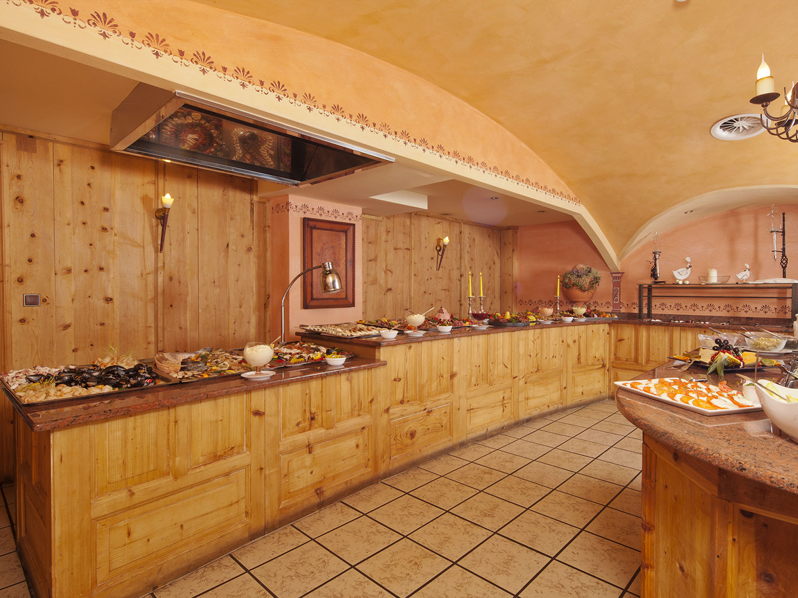 Buffet im Posthotel Kassl in Oetz