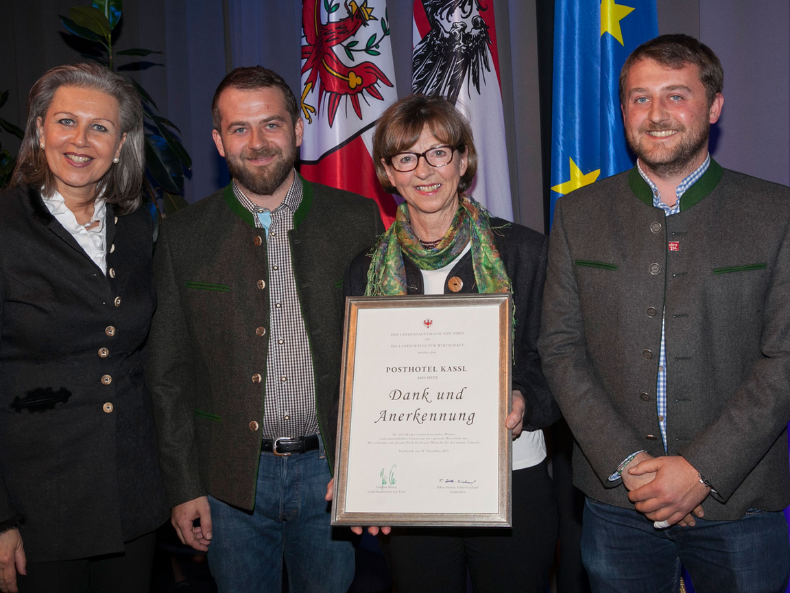 [Translate to Italienisch:] Die Gastgeber des Posthotel Kassl in Oetz