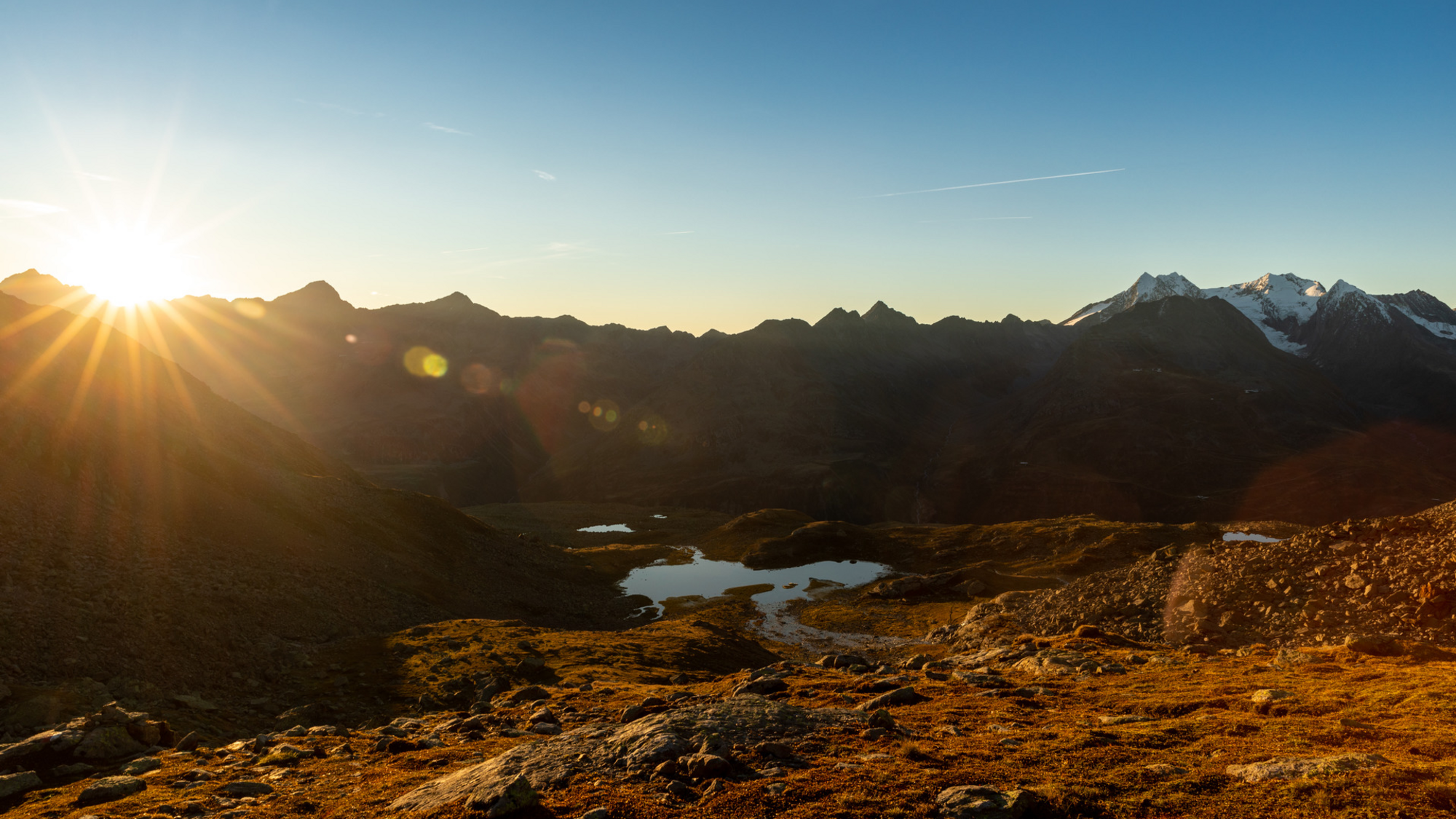 Sonnenaufgang in den Ötztaler- und Stubaier Alpen
